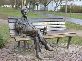 Weöres Sándor emlékpad Szombathelyen